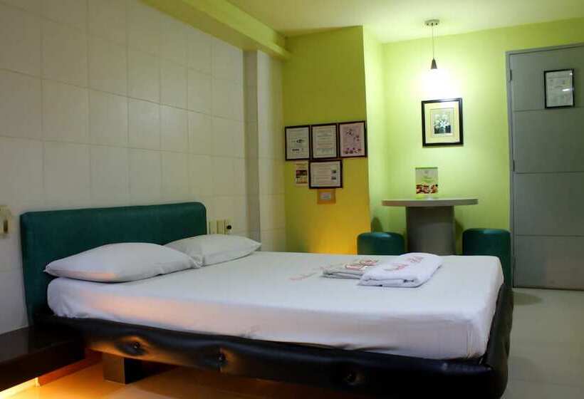 Orchids Drive Inn Hotel And Restaurant