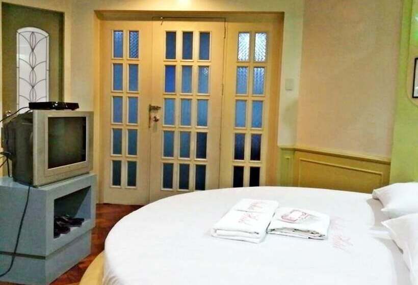 Orchids Drive Inn Hotel And Restaurant