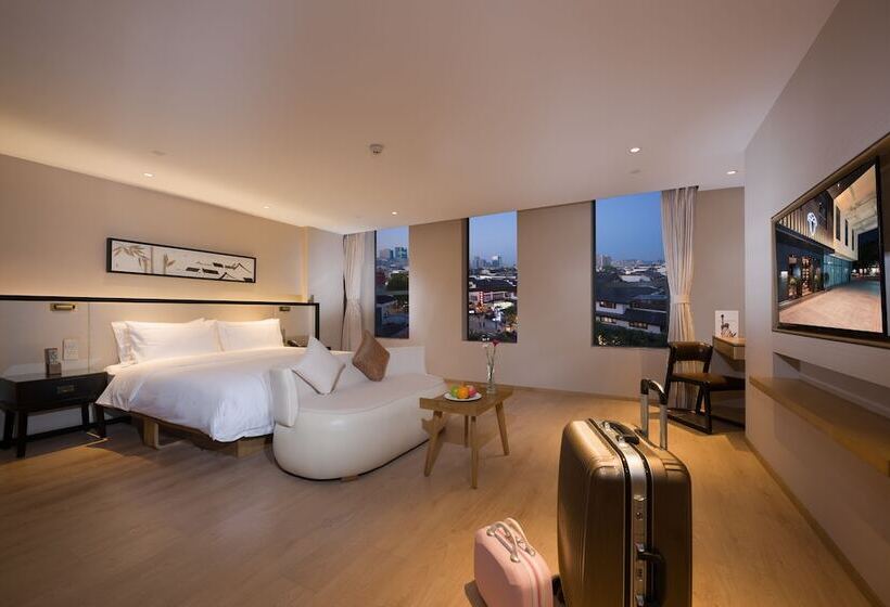 The Hotel V Nanjing Confucius Temple