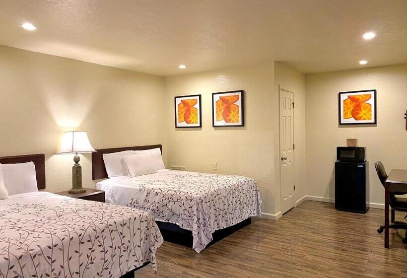 בית מלון כפרי Whistling Pines   Daily & Extended Stay, Elizabeth City