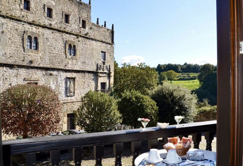 Akla Hotel Suites Santillana