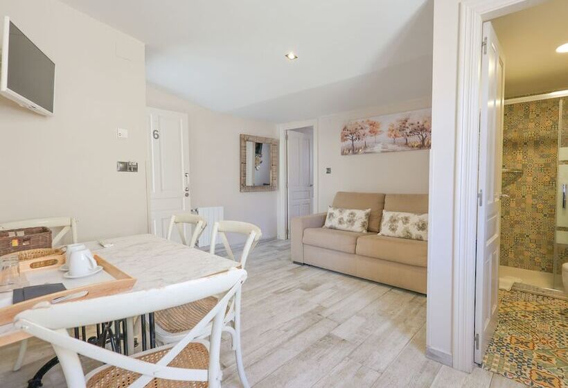 Akla Hotel Suites Santillana