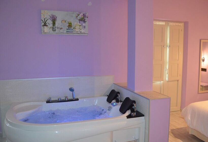 Akla Hotel Suites Santillana