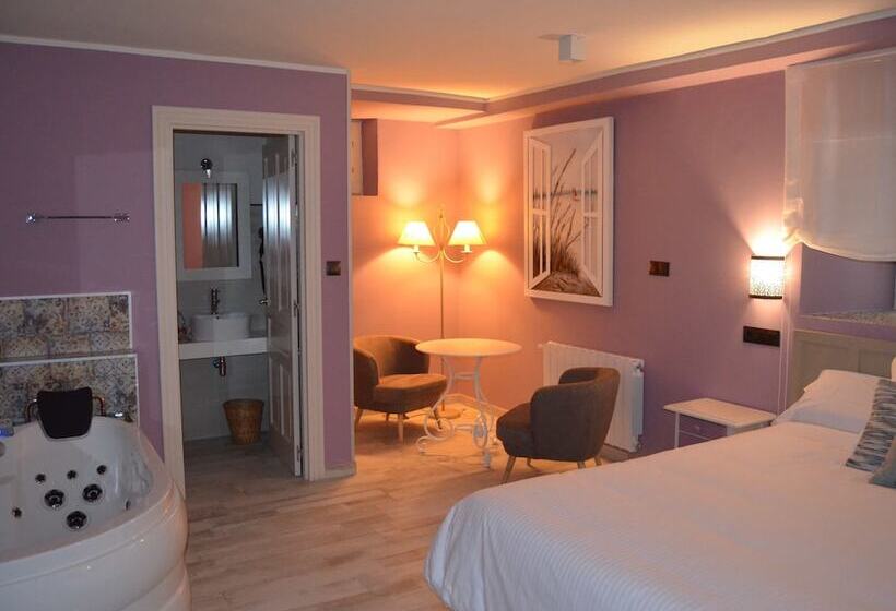 Akla Hotel Suites Santillana