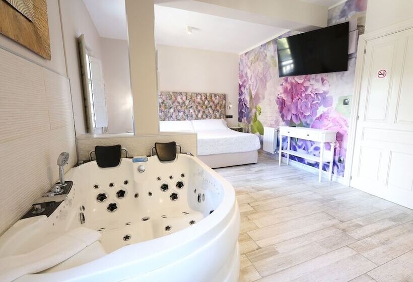 Akla Hotel Suites Santillana