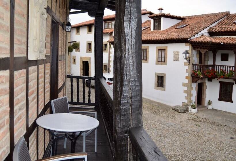 Akla Hotel Suites Santillana