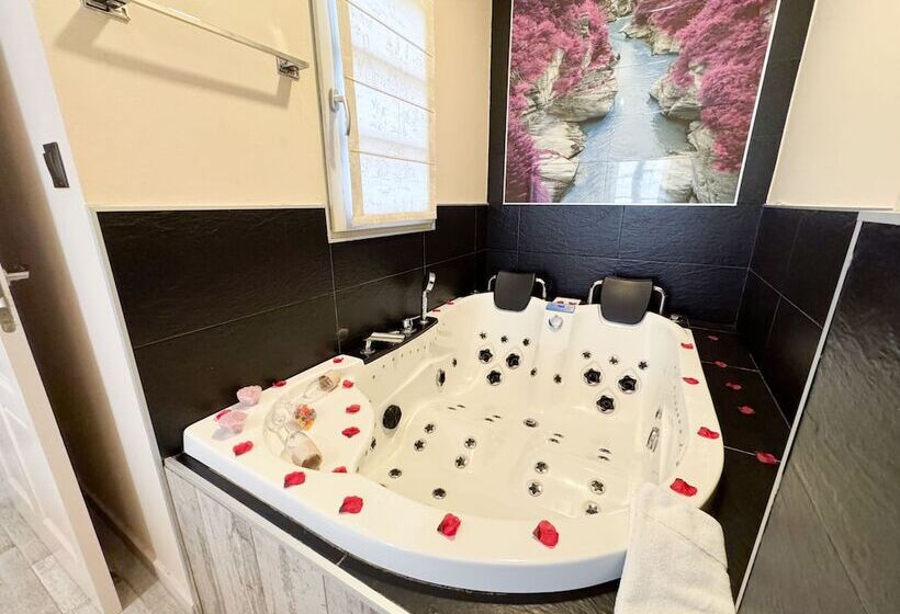 Akla Hotel Suites Santillana