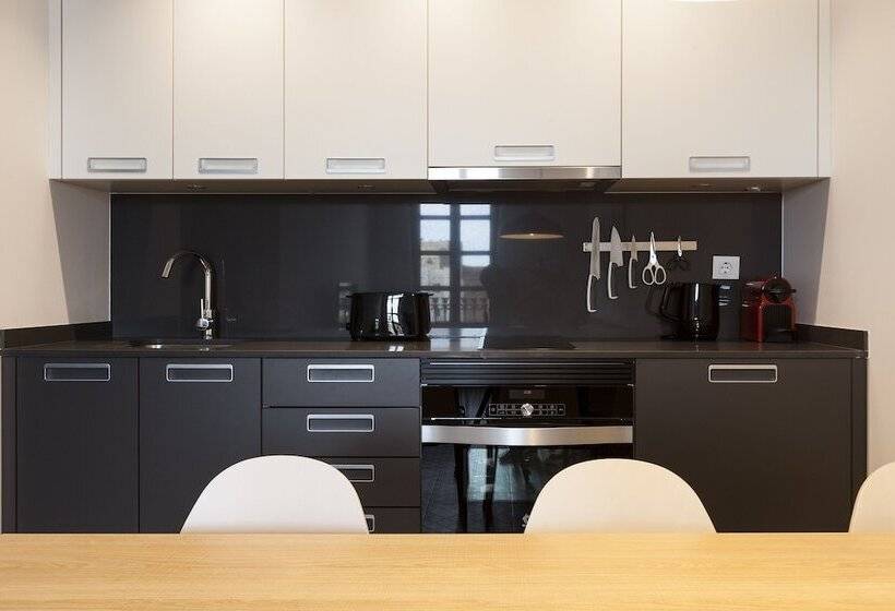 Aspasios Poble Nou Apartments