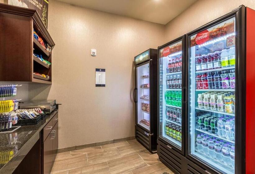 Cobblestone Hotel & Suites Hartford