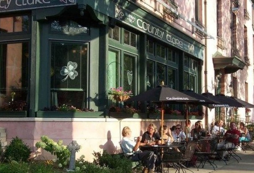 County Clare Irish Hotel & Pub