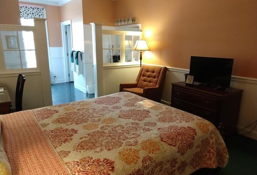 County Clare Irish Hotel & Pub