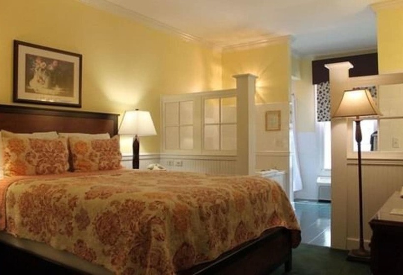 County Clare Irish Hotel & Pub