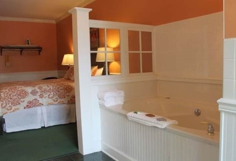 County Clare Irish Hotel & Pub