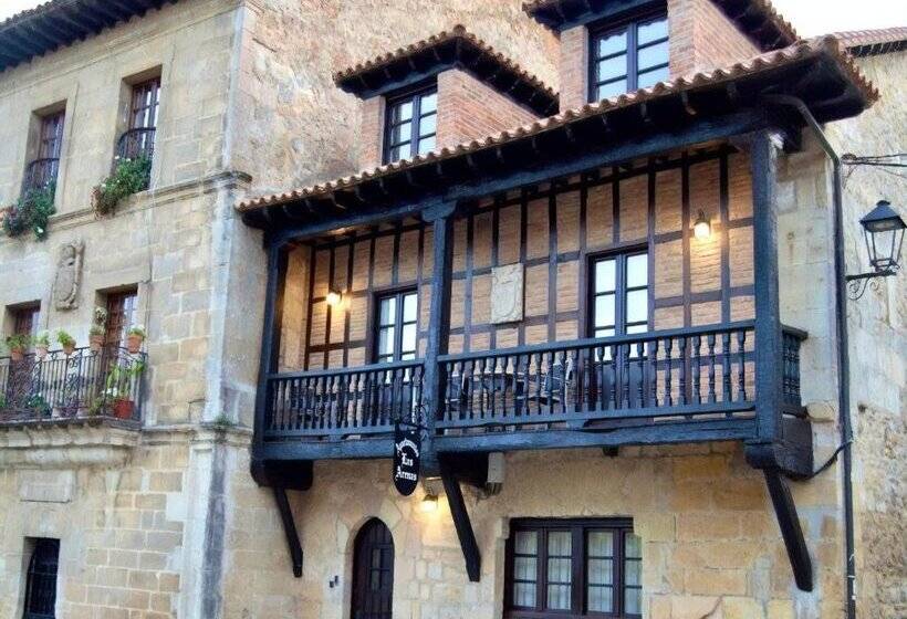 Akla Hotel Suites Santillana