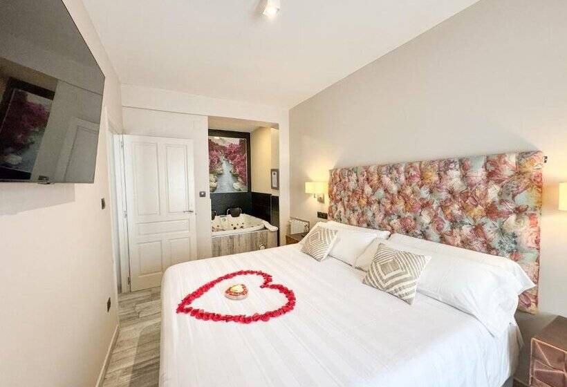 Akla Hotel Suites Santillana