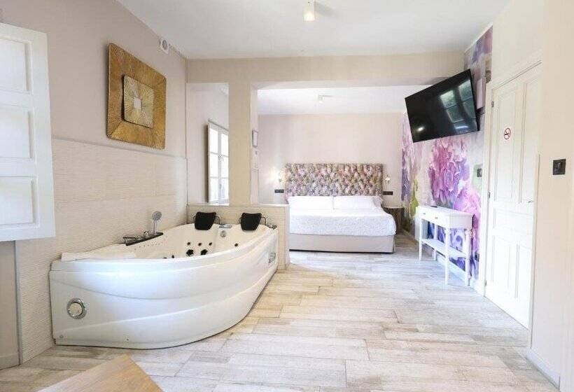 Akla Hotel Suites Santillana