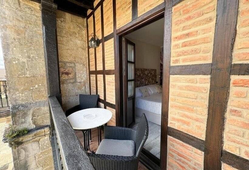 Akla Hotel Suites Santillana