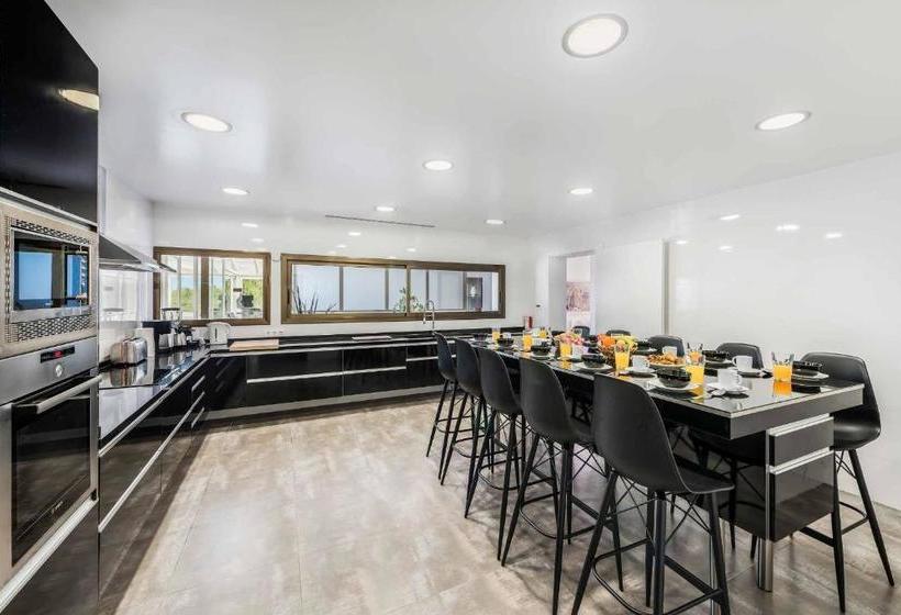 호텔 Alcanada Golf Luxe