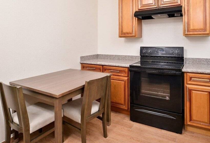 호텔 Americas Inn & Suites Iah North