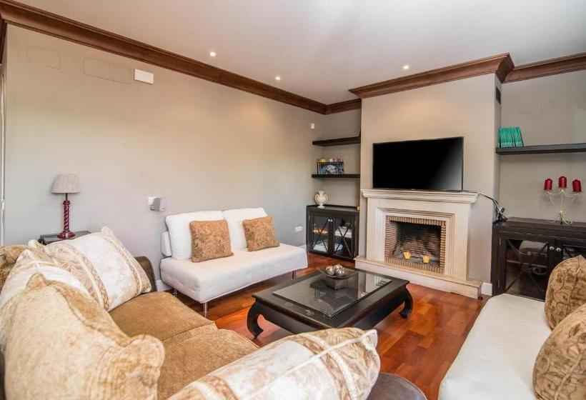 ホテル Benalmádena Coast Villa