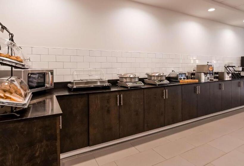 فندق Best Western Plus New Richmond Inn & Suites