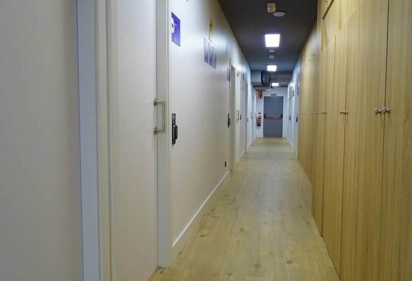 Bilbao Metropolitan Hostel By Bossh Hotels