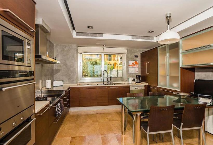 ホテル Delfin Luxe