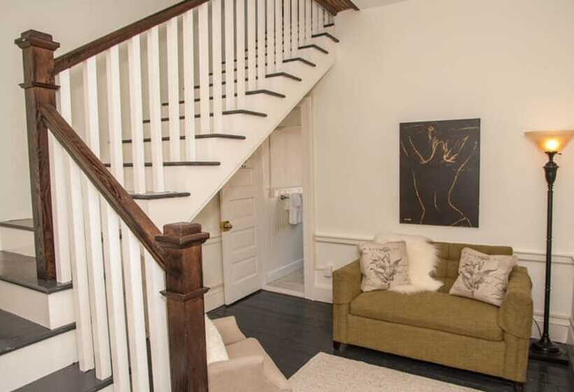 ホテル Dinsmore Boutique Inn