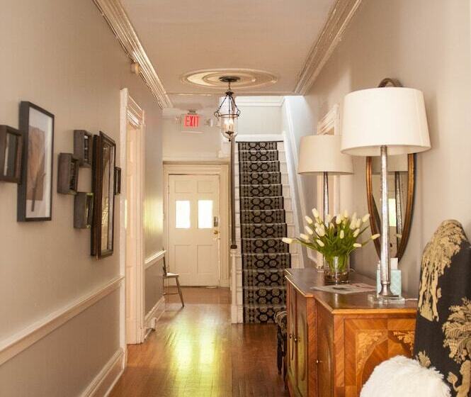 ホテル Dinsmore Boutique Inn