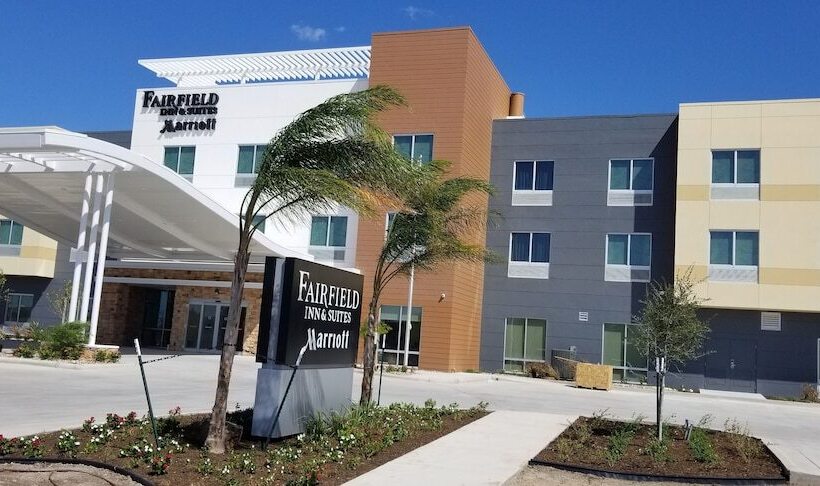 בית מלון כפרי Fairfield Inn & Suites By Marriott Brownsville North