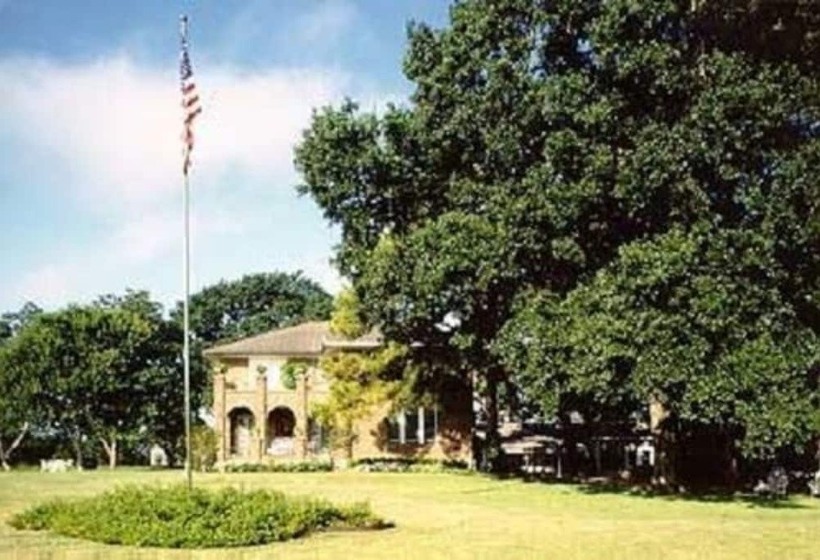 Отель Far View   A Bed & Breakfast Estate