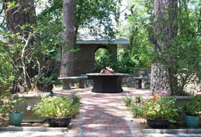 Отель Far View   A Bed & Breakfast Estate