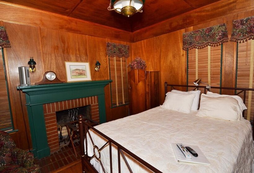 ホテル Far View   A Bed & Breakfast Estate