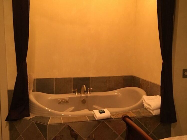 Отель Far View   A Bed & Breakfast Estate