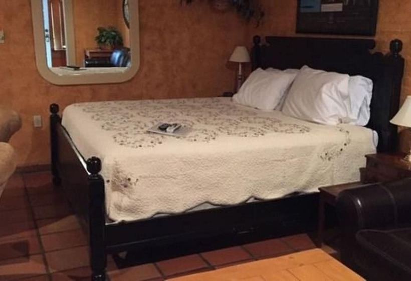 ホテル Far View   A Bed & Breakfast Estate