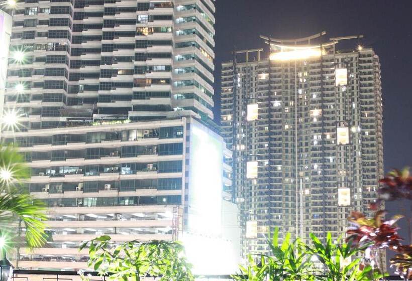 هتل Frederick S Apartelle