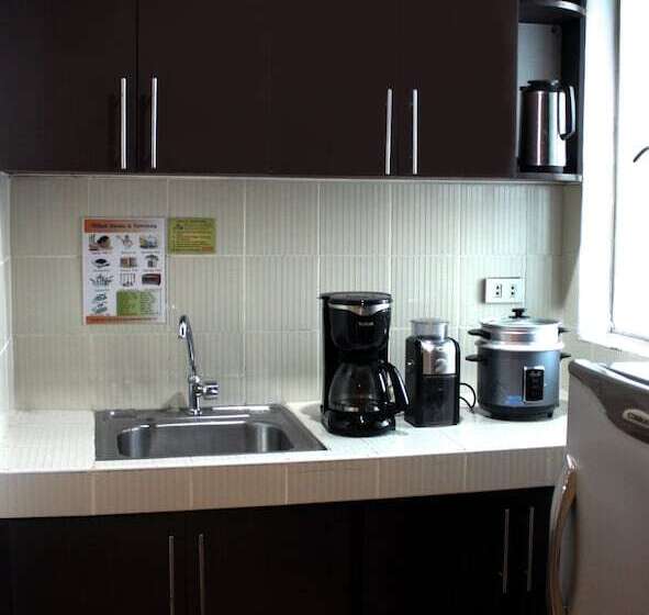 هتل Frederick S Apartelle