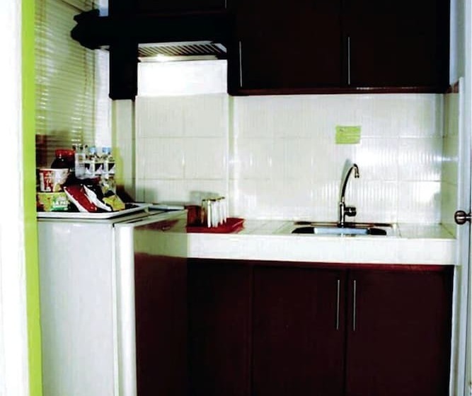 هتل Frederick S Apartelle