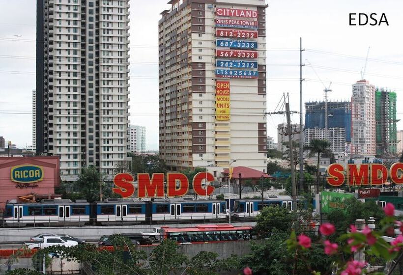 هتل Frederick S Apartelle