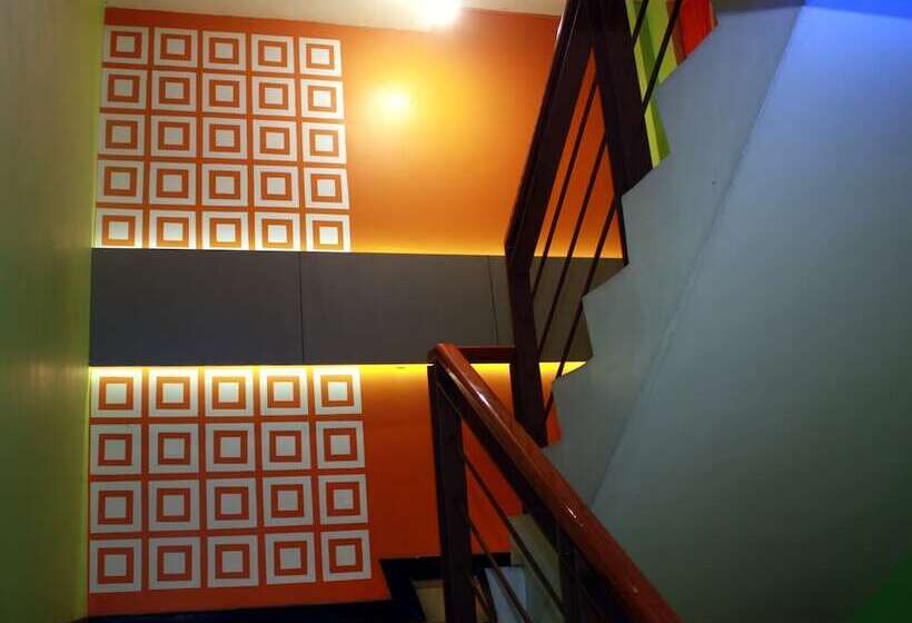 هتل Frederick S Apartelle