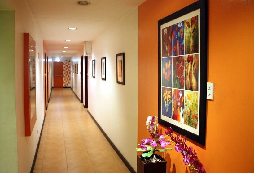 هتل Frederick S Apartelle