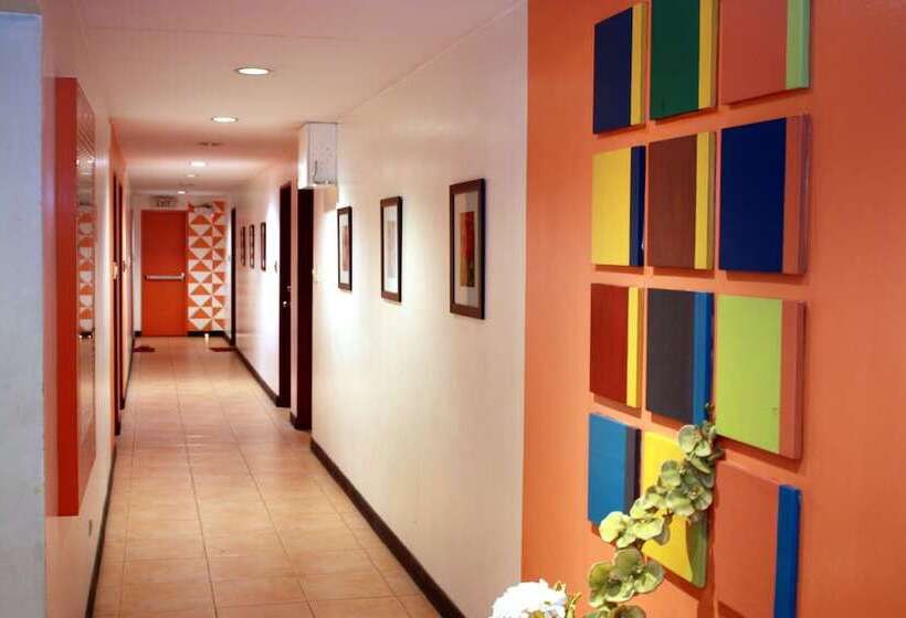 هتل Frederick S Apartelle