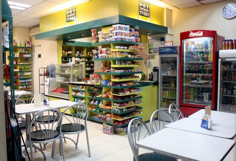 هتل Frederick S Apartelle