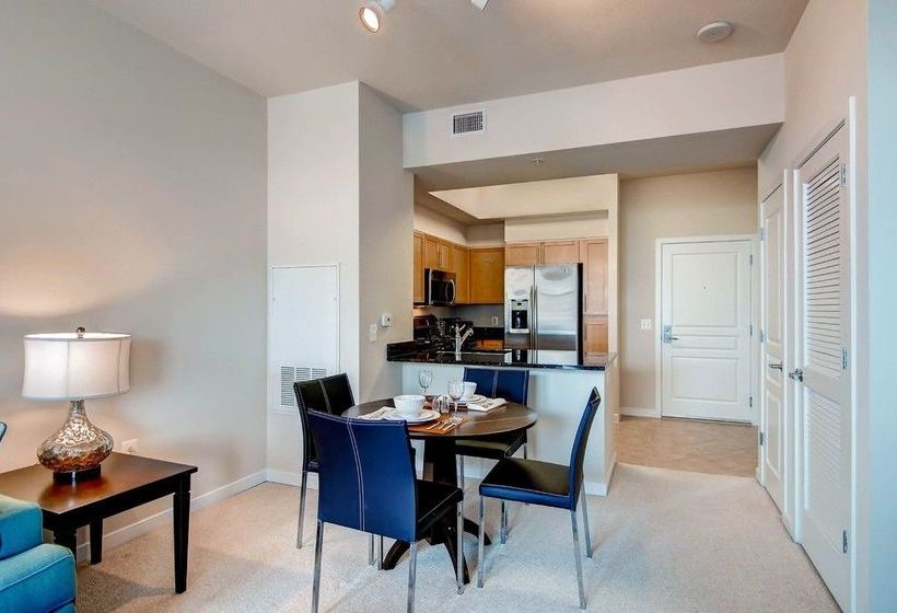 호텔 Global Luxury Suites at Metropolitan South