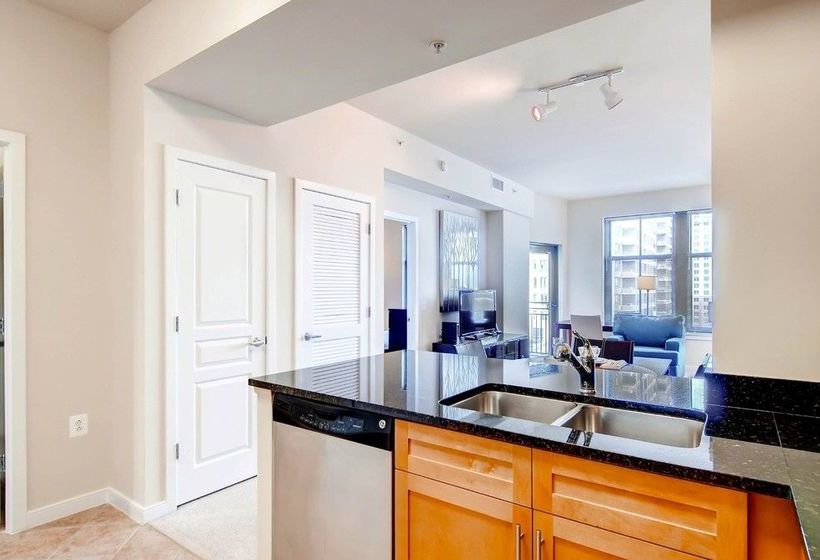 호텔 Global Luxury Suites at Metropolitan South