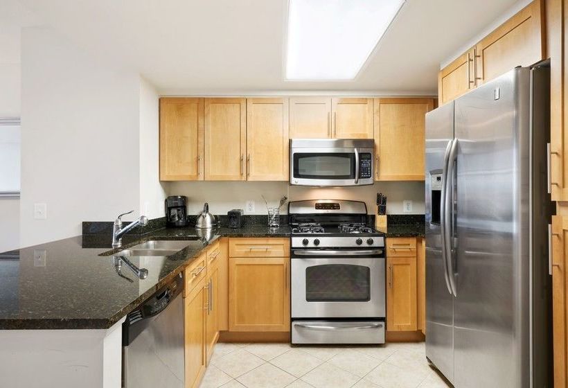 호텔 Global Luxury Suites at Metropolitan South