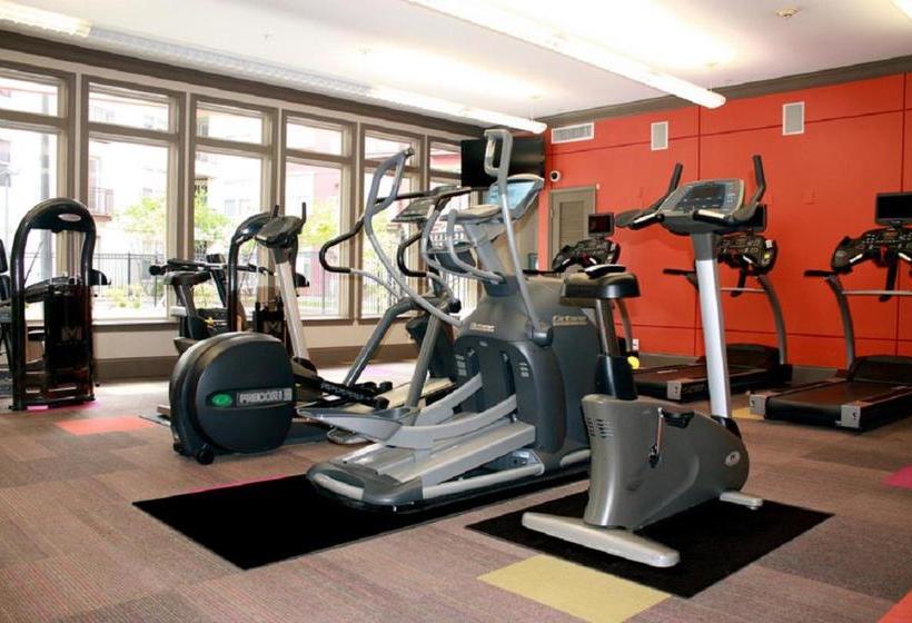 Отель Global Luxury Suites Next To Providence Place Shopping Mall