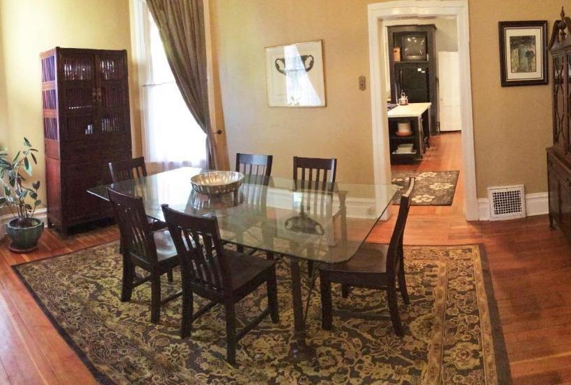 בית מלון כפרי Historic Pugsley Manor House