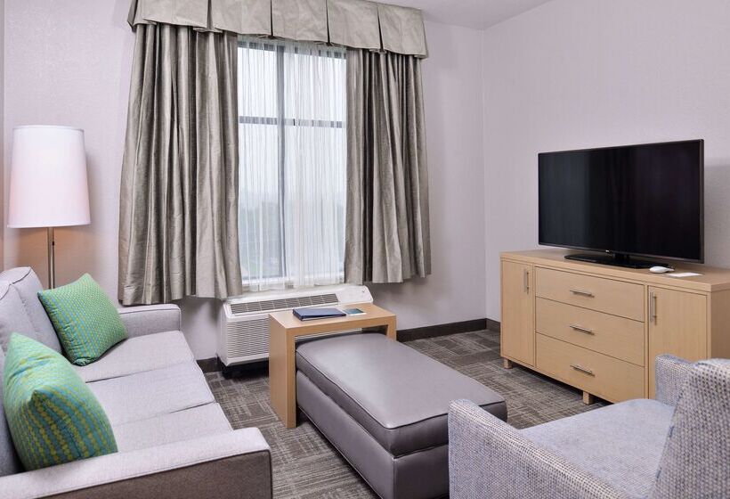 هتل Homewood Suites By Hilton Des Moines Airport