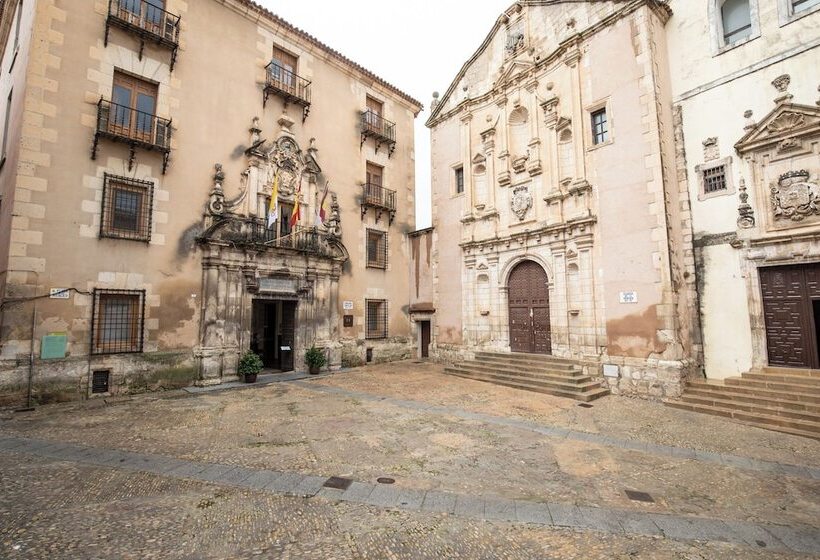 هتل Hospederia Seminario Conciliar De San Julián